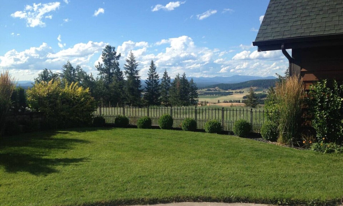 Colbert House | The Suite Getaway at Green Bluff