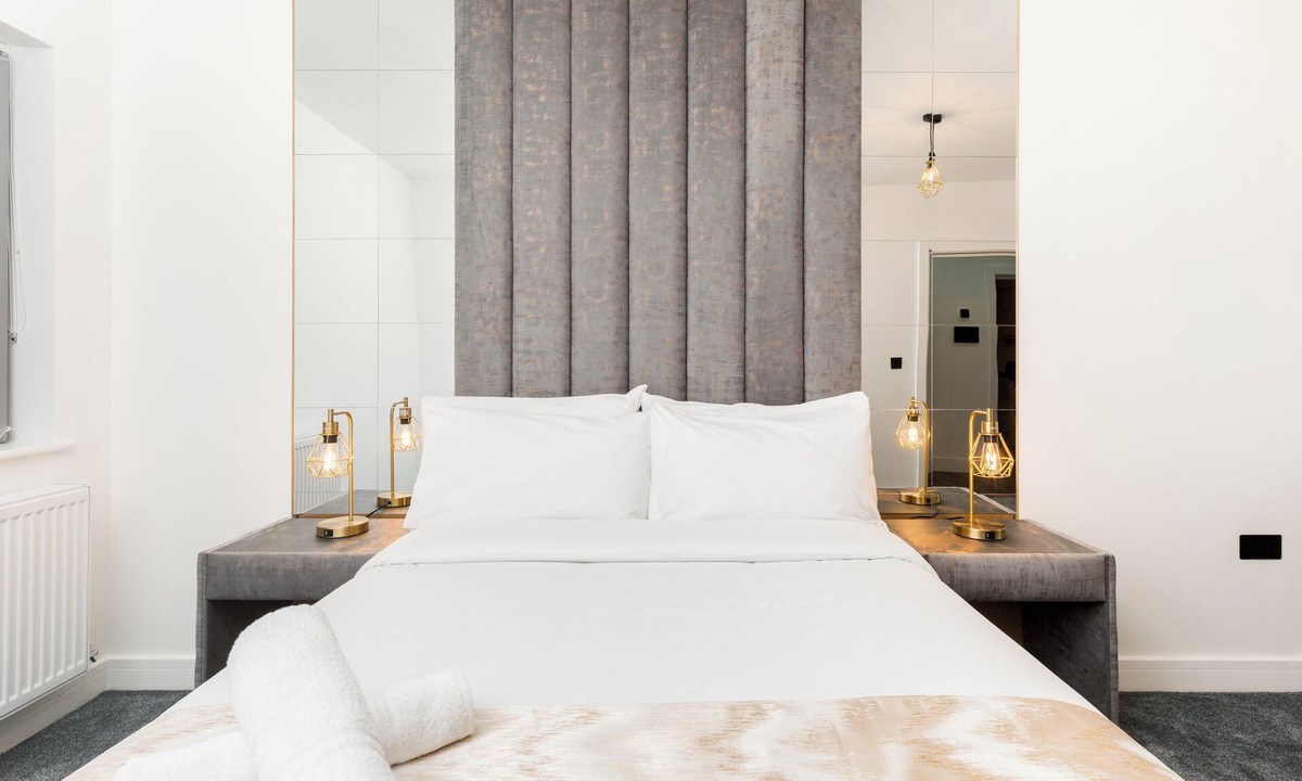 Brierley Hill Hotel | The Suites Inn Hotel