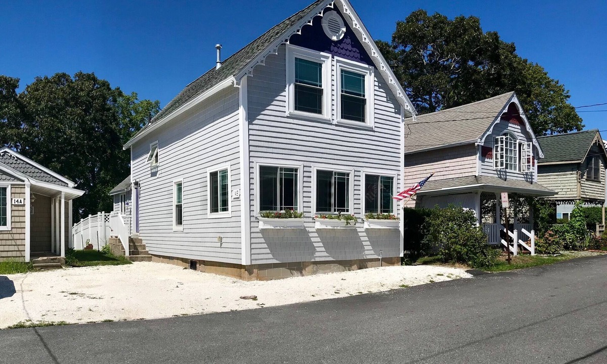 Onset House | The Summer Wind. Water Views & Steps to Beach
