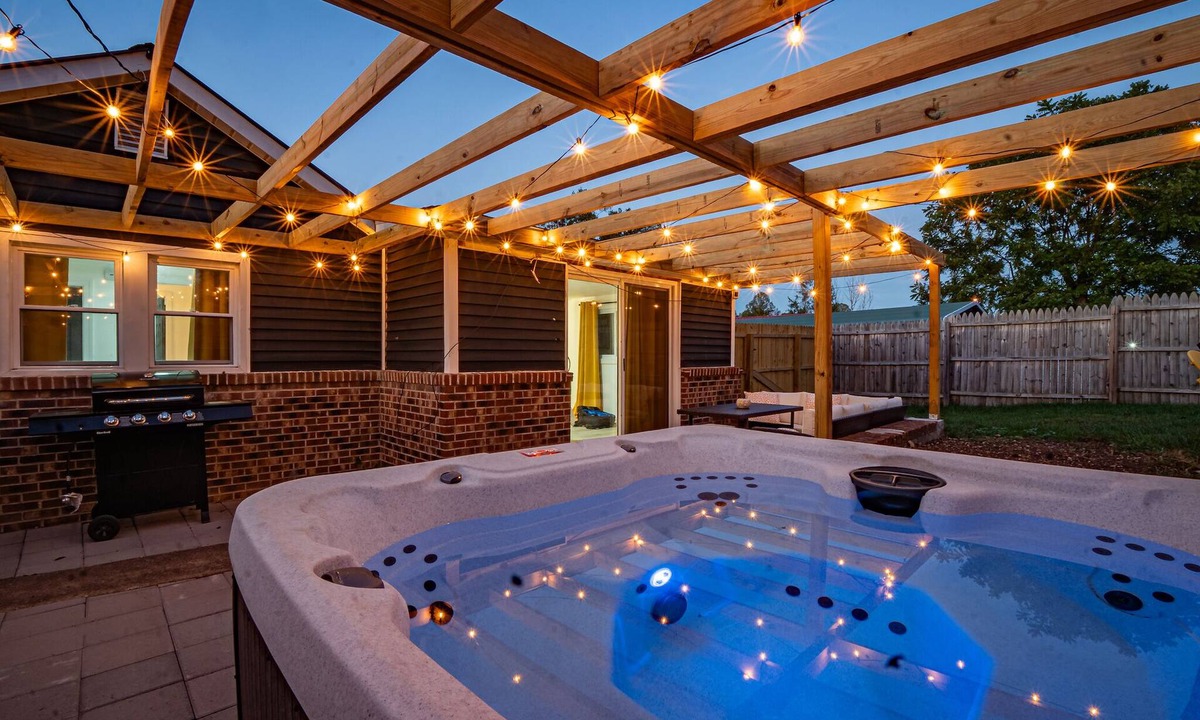 Summerlee House | The SunHaus#HOTTUB#FirePIt#Arcade#PetFriendly#
