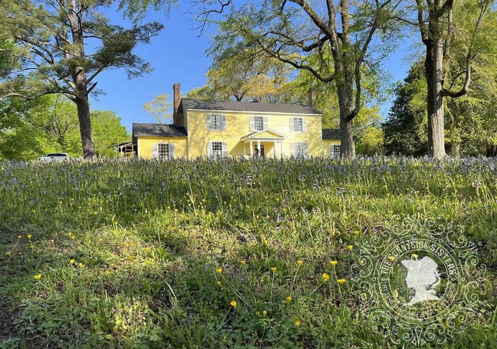 Clarksville Bed & Breakfast | The Sunnyside Sisters Bed and Breakfast