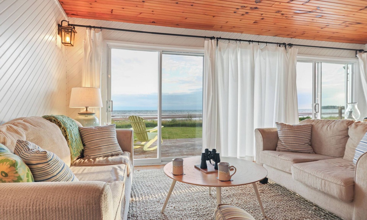 Fernwood House | The Sunset Beach Bungalow