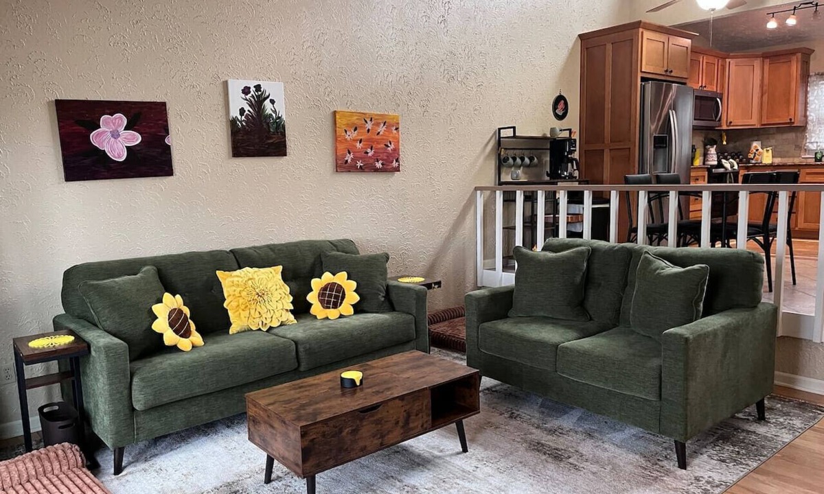 Holiday Island Apartment | The Sunset Perch | Pet-Friendly + Deck