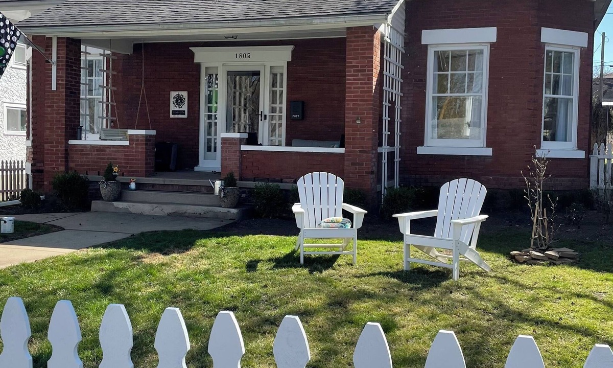 Lexington House | The Sunshine Cottage