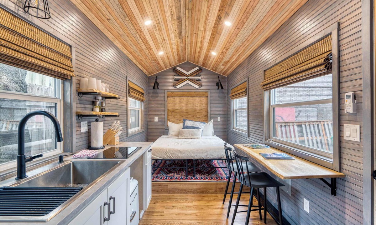 Hosford-Abernethy House | The Sunstone Modern Tiny House Prime Location