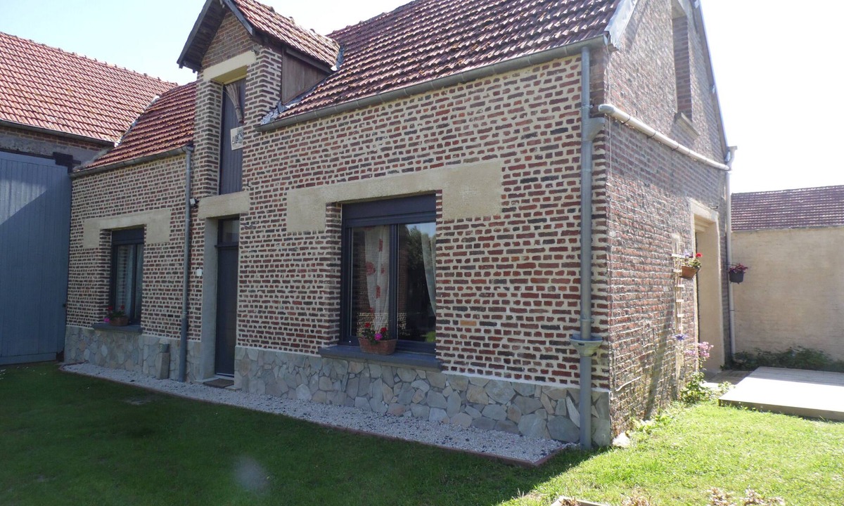 Nauroy House | The swallow house