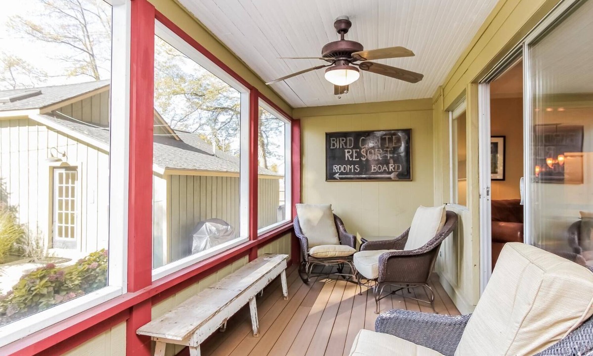 Saugatuck Villa | The Swallow