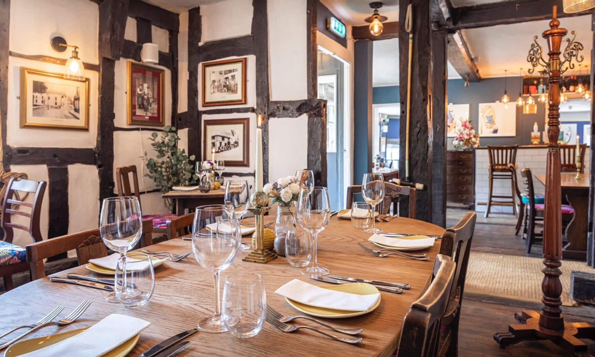 Midhurst Hotel | The Swan Inn