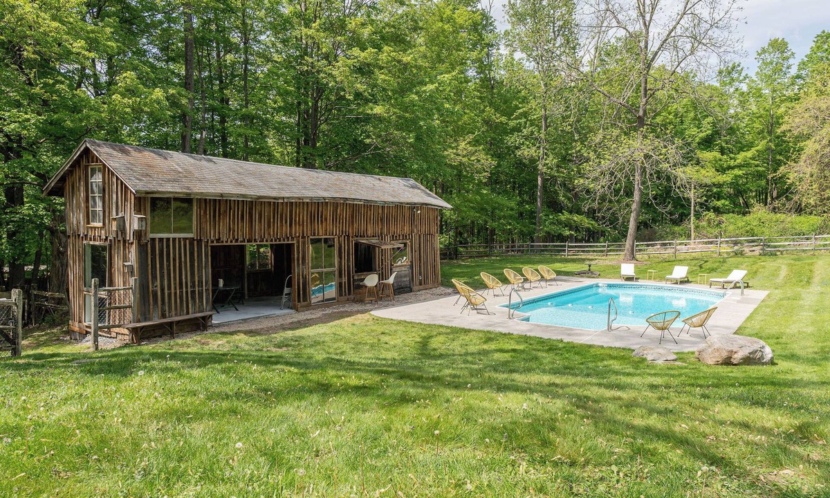 Walton Park House | The Sweet Spot: Fun-Filled Fall Getaway