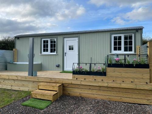 Murthly Apartment | The Swift, Shepherds Hut