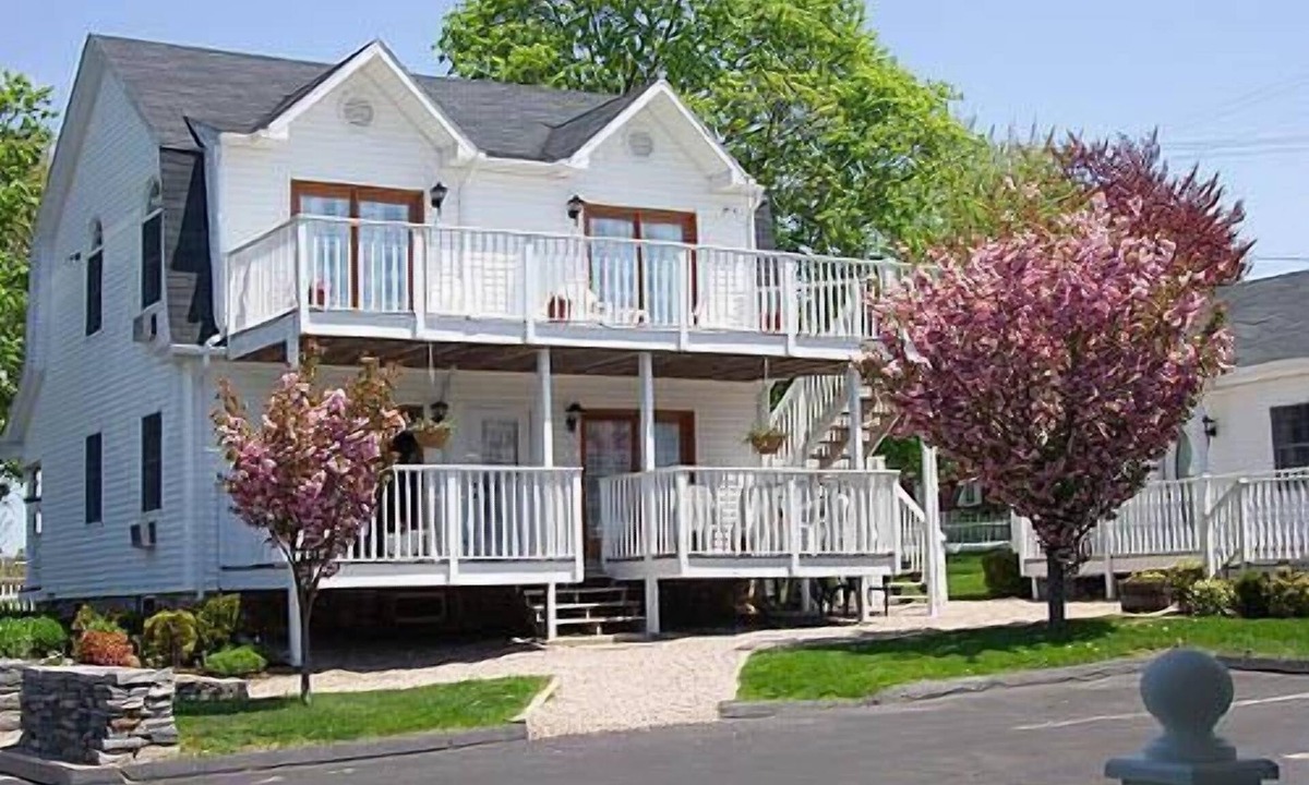 Mystic - New London Hotel | The Taber Inne & Suites