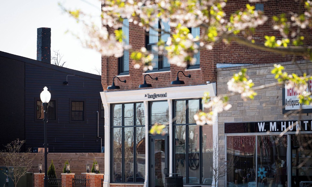 Versailles Hotel | The Tanglewood