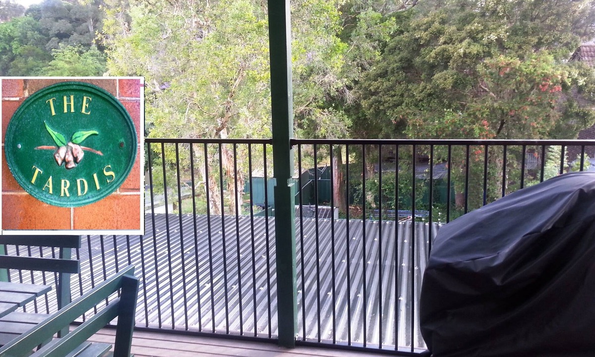 Bexley House | The Tardis2 - Huge Leafy Balcony BBQ