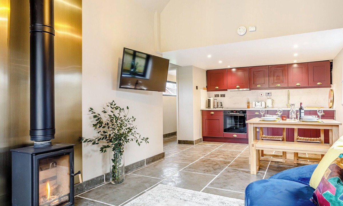 Warminster Cottage | The Telephone Exchange