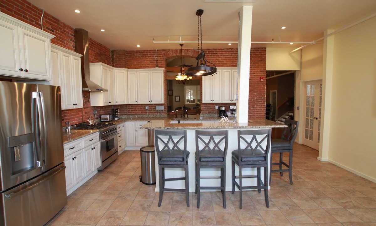 Historic Downtown Lancaster Apartment | The Teller House on Prince