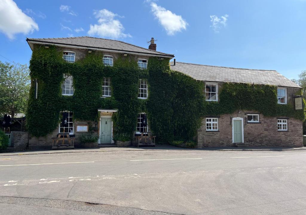 Ewyas Harold Hotel | The Temple Bar Inn