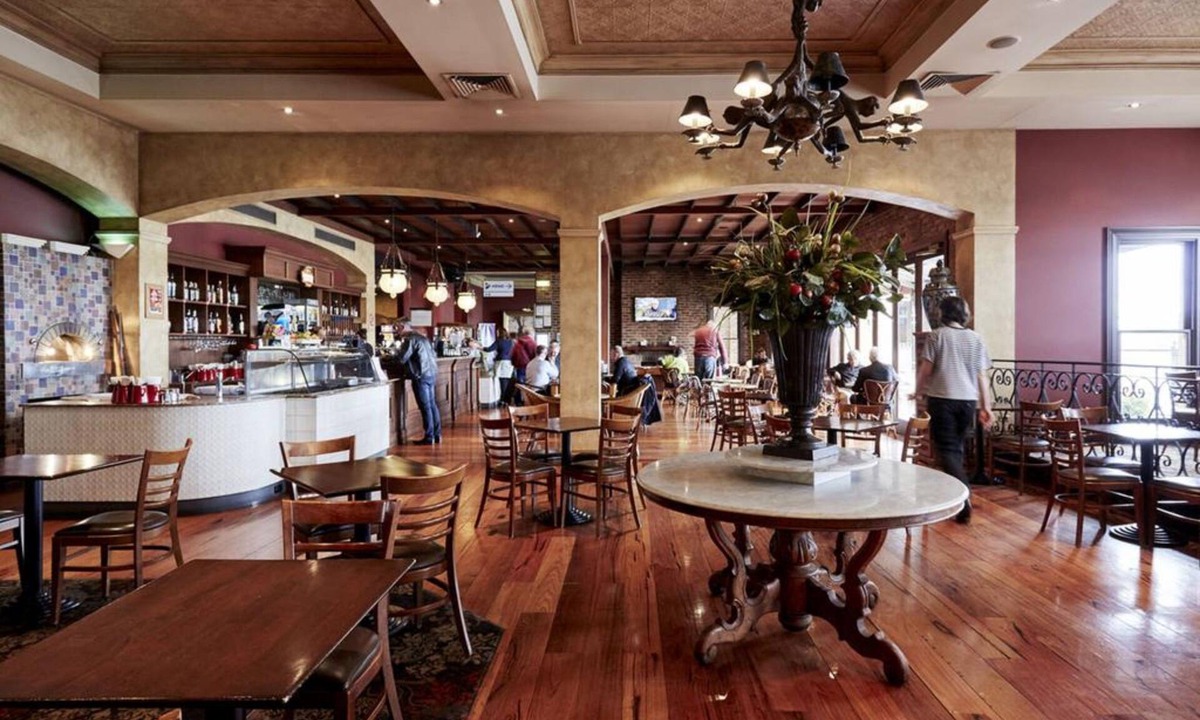 Cranbourne Hotel | The Terrace at The Settlement