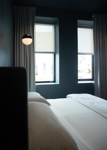 Tyler Apartment | The Thomas Hotel - Premium Square View Suite