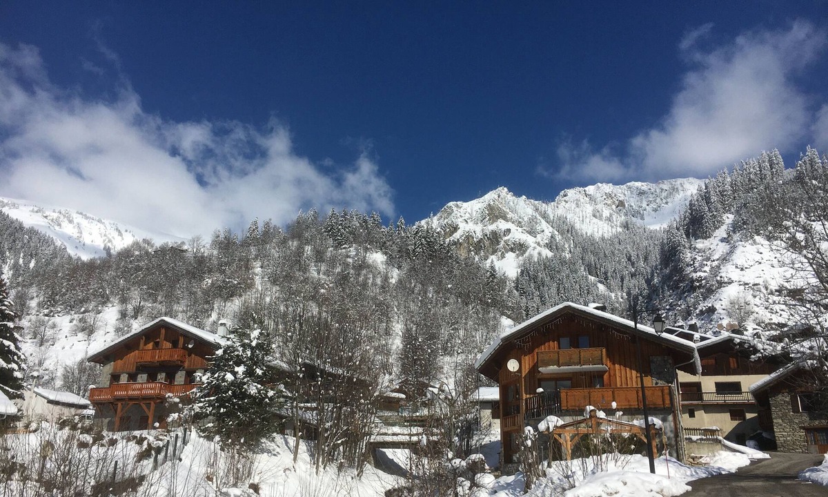 Champagny-en-Vanoise Ski Chalet | THE THREE SNAP HOOKS