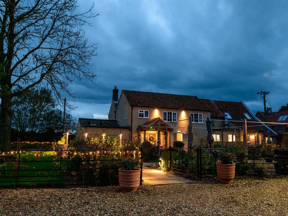 Briston Bed & Breakfast | The Three Horseshoes