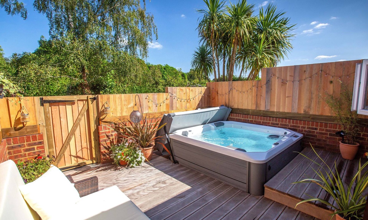 Stuckton Hotel | The Three Lions