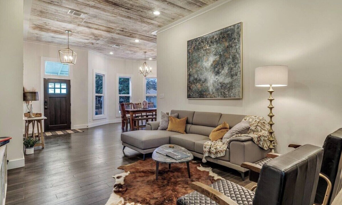 Eastside Promise Neighborhood House | The Time Traveler - Historic Home Downtown SATX