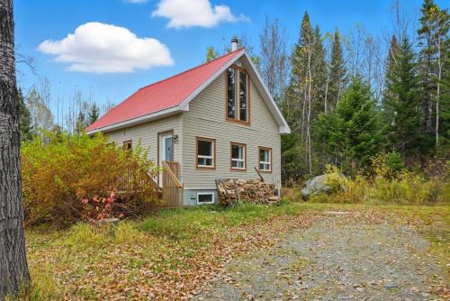 Saint-Magloire Ski Chalet | The Tiny Cozy Retreat