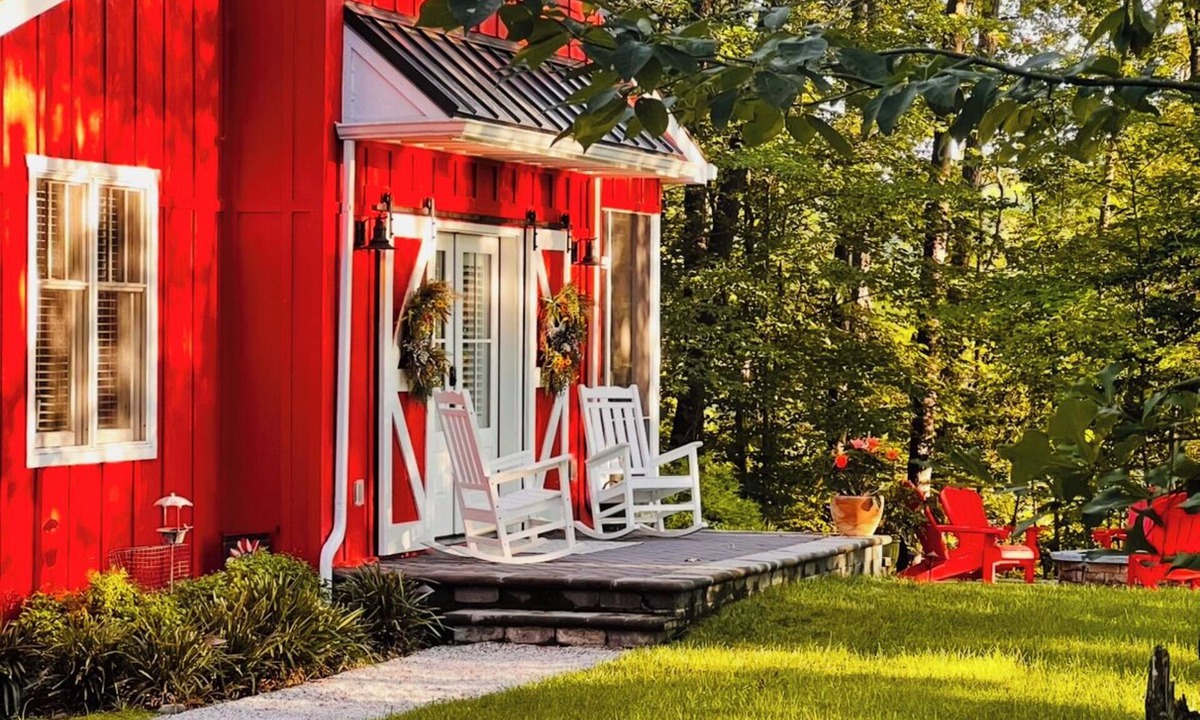 Stonehouse House | The Tiny Red Barn on the Reservoir - A Private Oasis Near Williamsburg Virginia