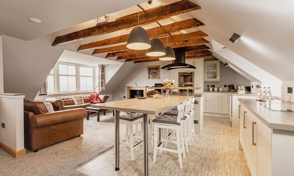 Crieff House | The Tower Gastro Pub & Apartments