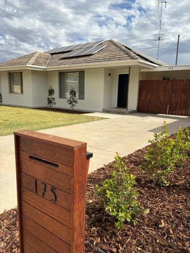 Renmark House | The Townhouse