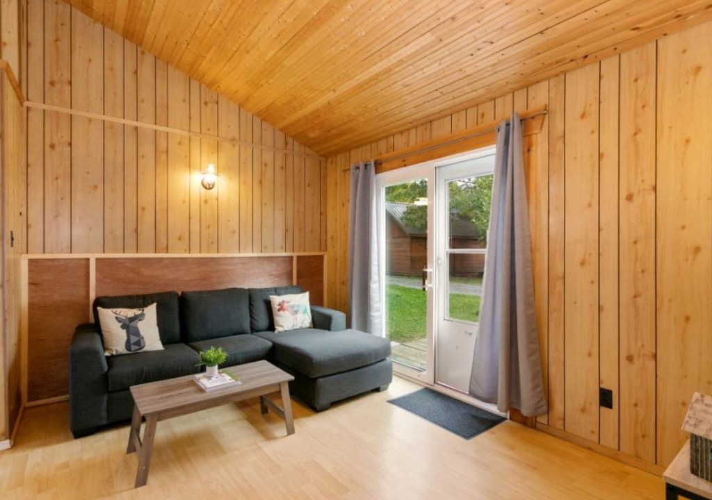 Havelock-Belmont-Methuen House | The Trace at Oak Lake - Cozy Cabin on Oak Lake