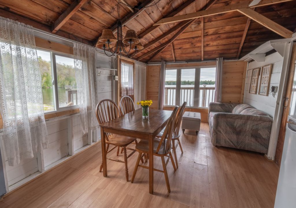Havelock-Belmont-Methuen House | The Trace at Oak Lake - Rustic Cabin Overlooking the Lake