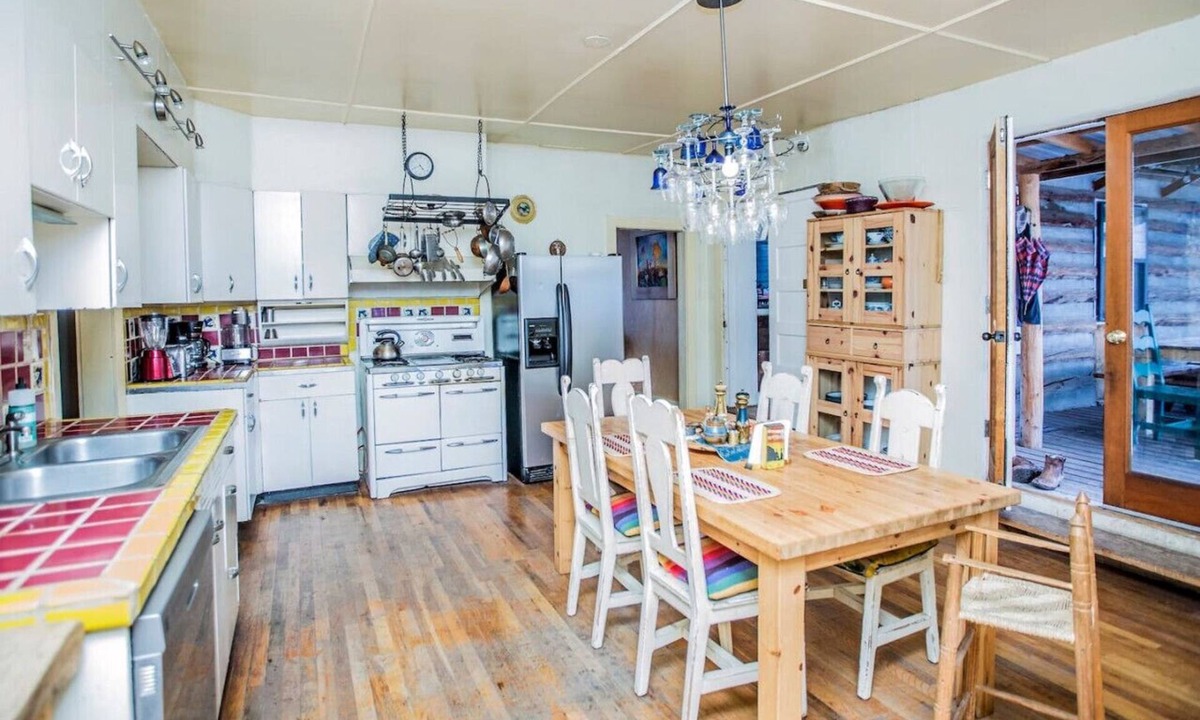 San Cristobal Cabin | THE TRADING POST