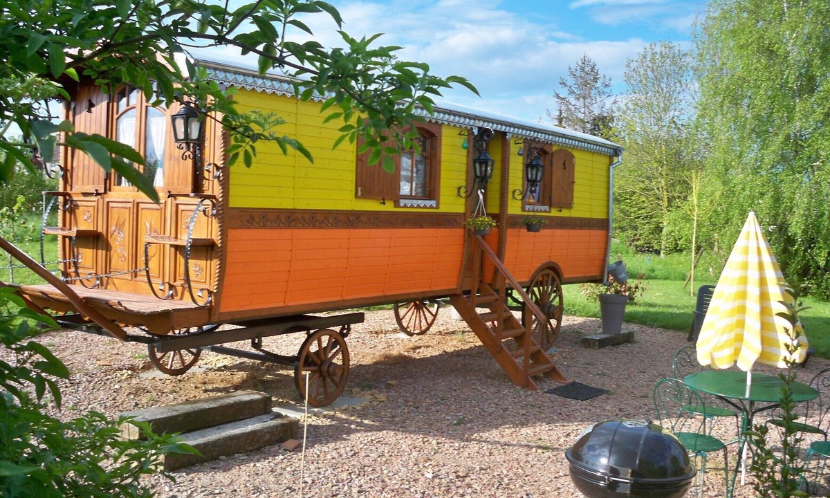 La Hoguette House | The trailer and Billy Pommette