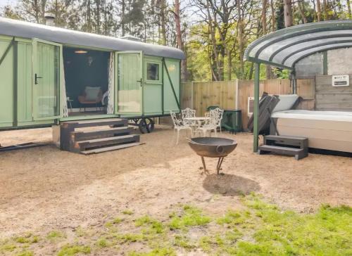 Foxley Other | The Train Carriage