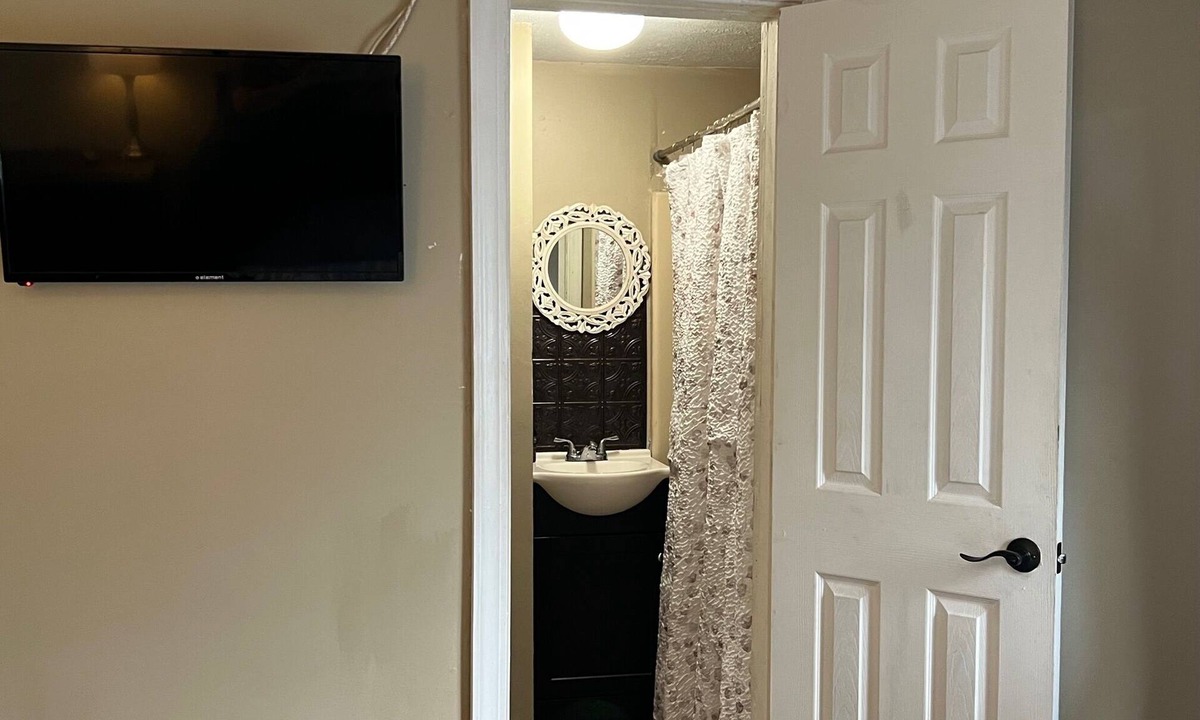 Jacksonville Hotel | The Travelers Inn