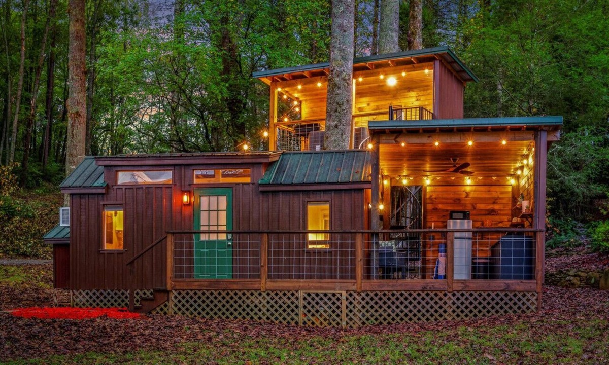 Hayesville Cabin | The Tree Spa, Tiny Cabin w/Hot Tub in the trees