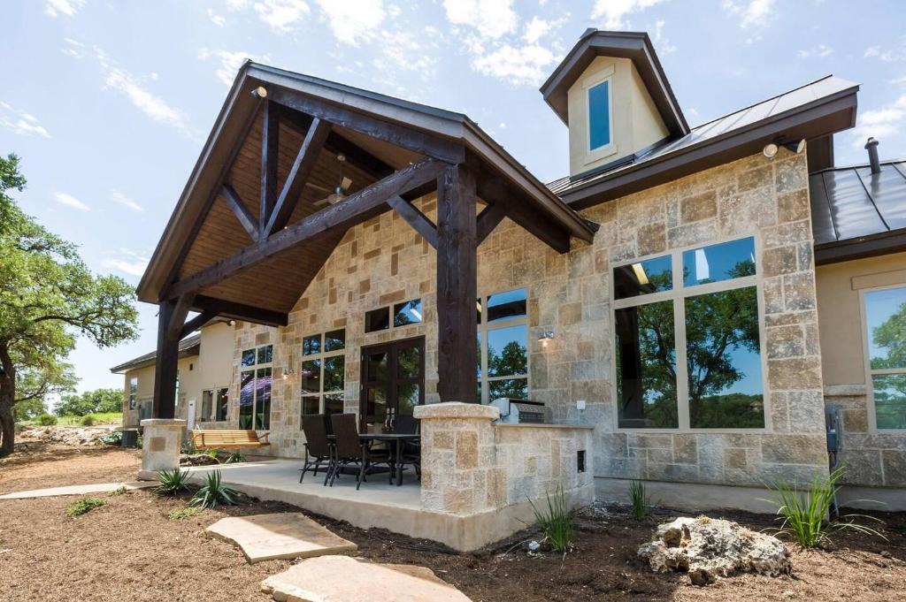 Spring Branch House | The Treehouse at Hidden Falls