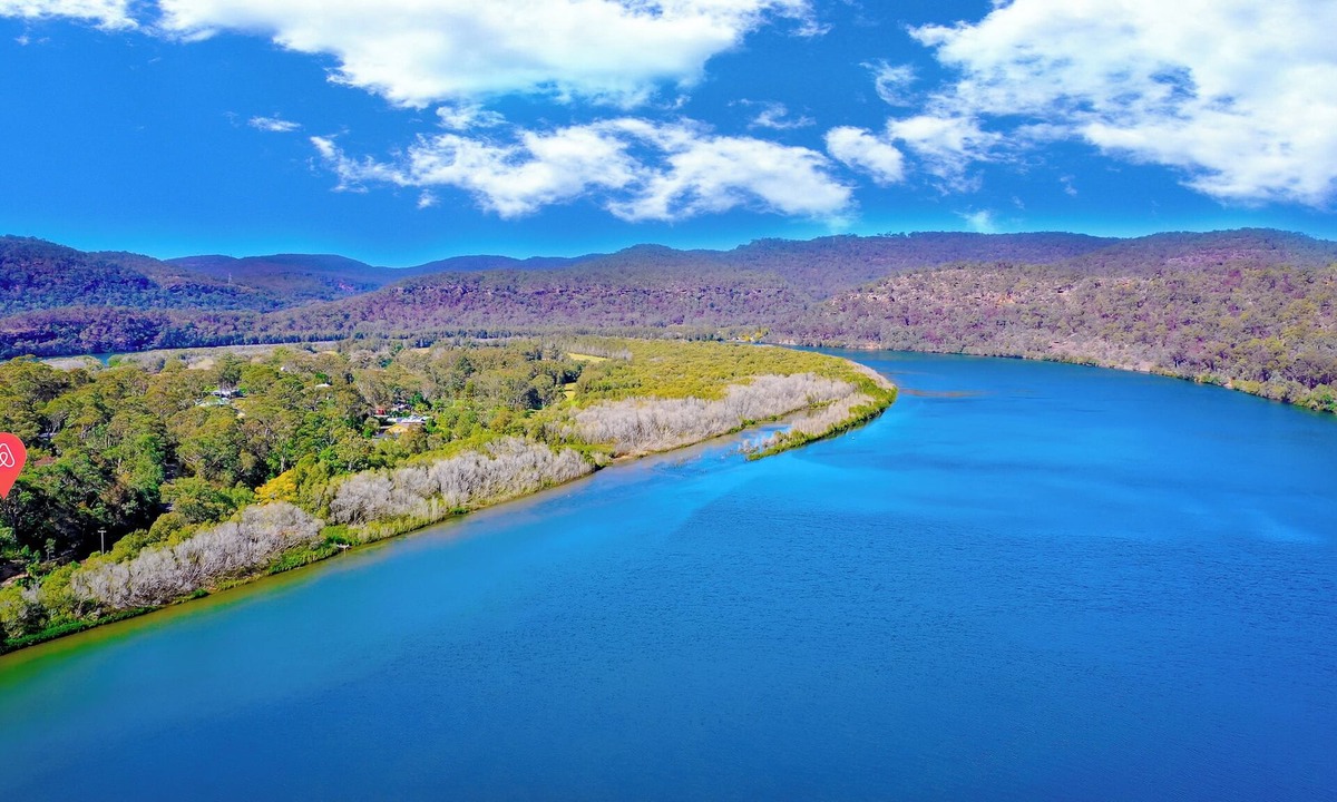 Gunderman Cabin | The Treehouse Gunderman with river views