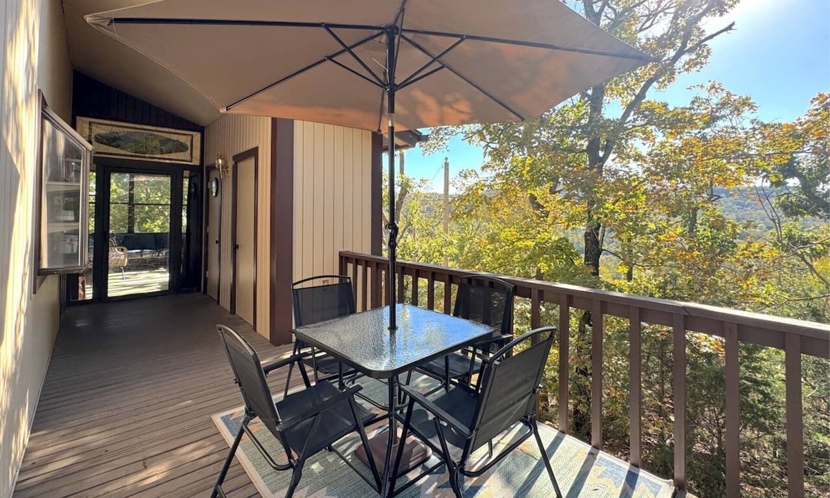 Holiday Island House | The Treehouse on Table Rock