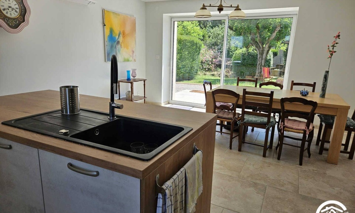 Castres House | The Twins' surprise