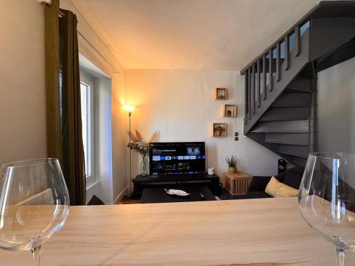 Fontainebleau Apartment | The Two-Level
