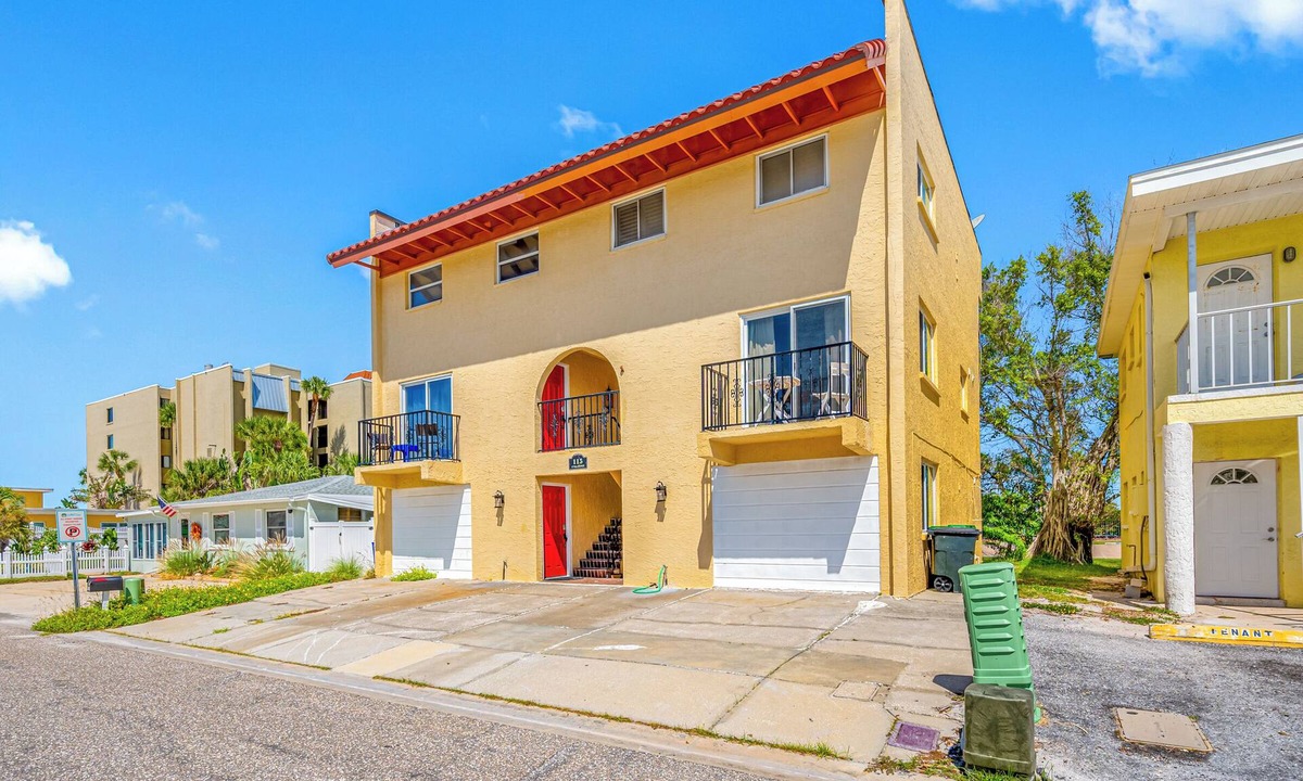 Redington Shores House | The Ultimate Beach Getaway for Large Groups!