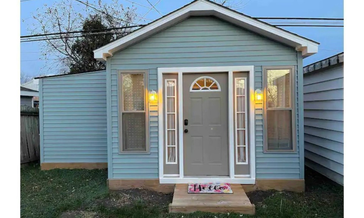 Ashburn House | The Ultimate Eco-Friendly Tiny House Experience!