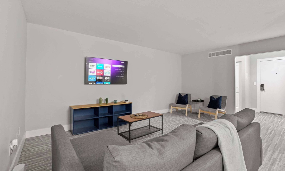 Rochester Apartment | The Ultimate Rochester Getaway Cozy & Inviting