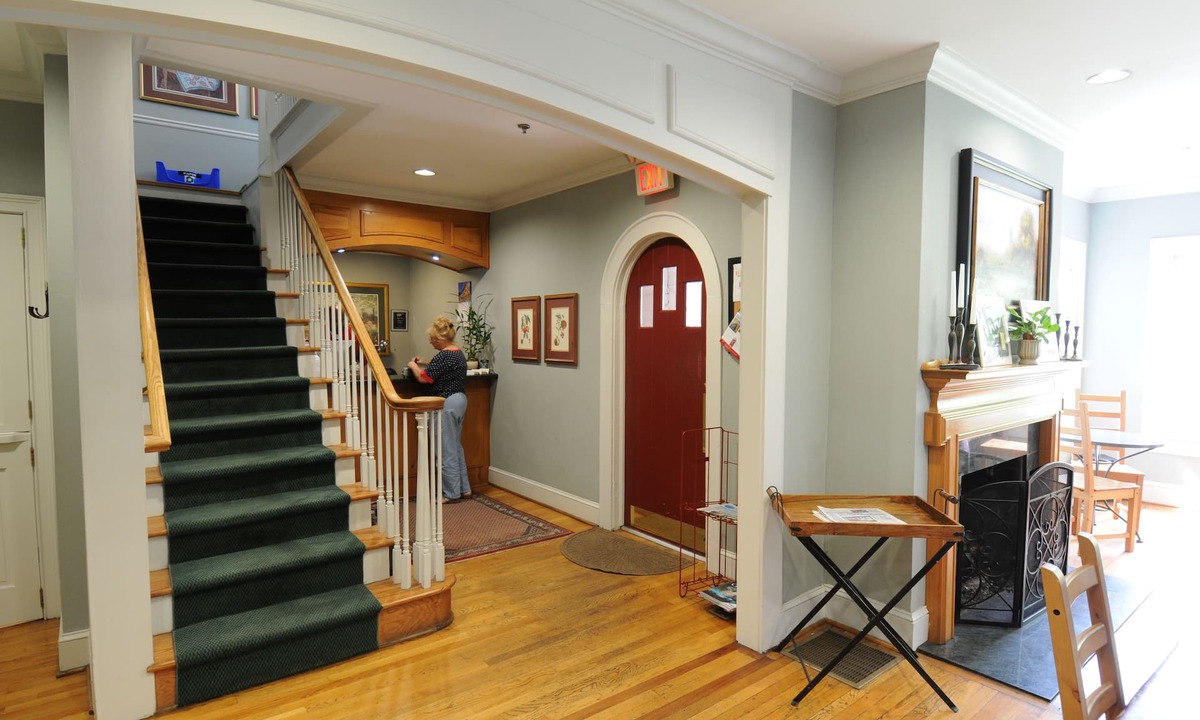 East Side Hotel | The University Inn at Emory