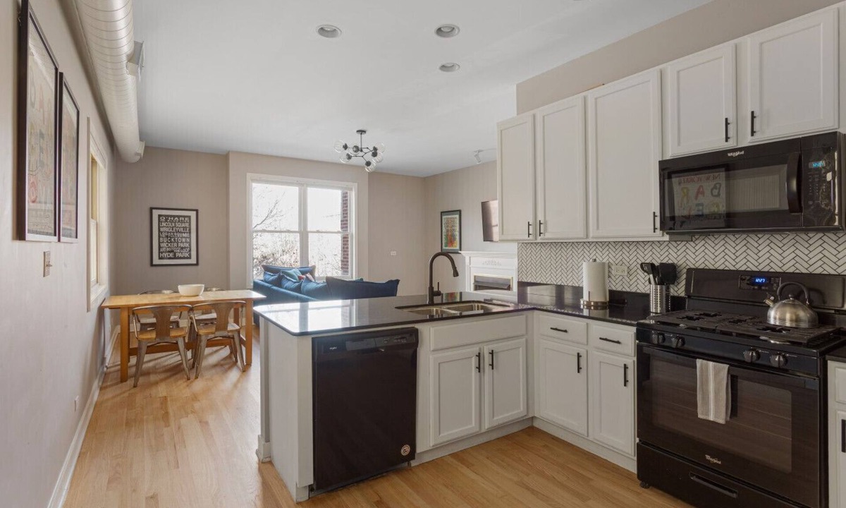 Tri-Taylor Condo | The Upscale Getaway Near Downtown