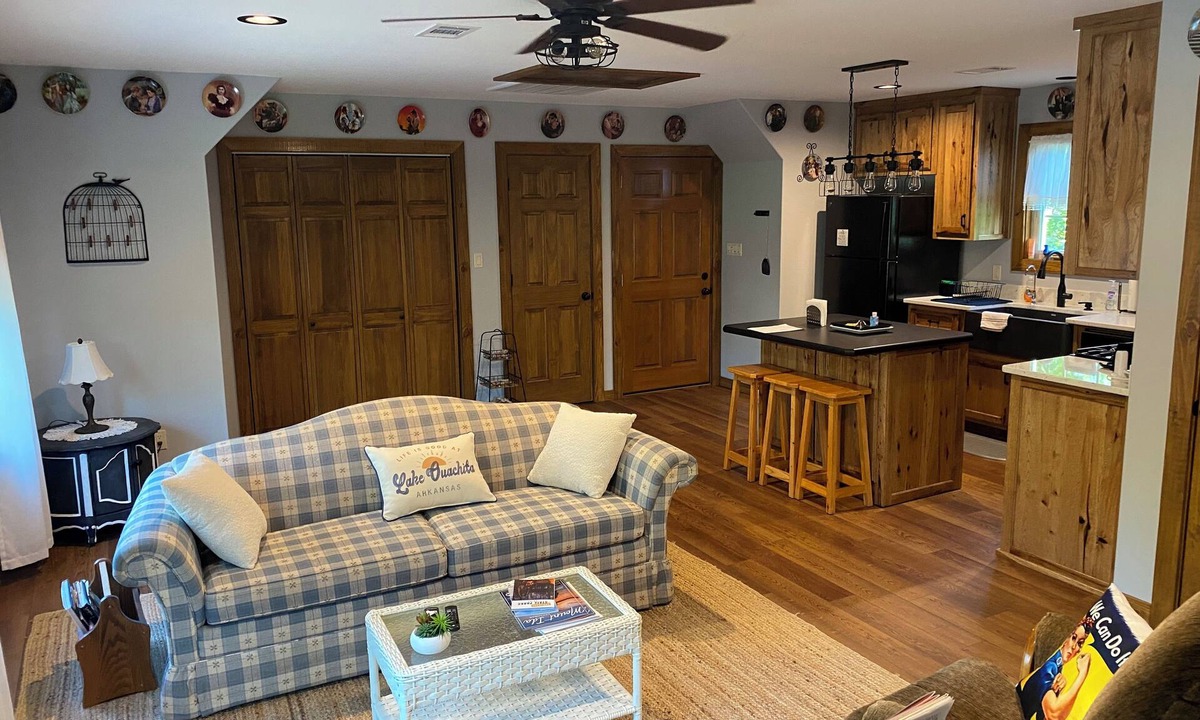 Mount Ida Apartment | The Upstairs Hideaway