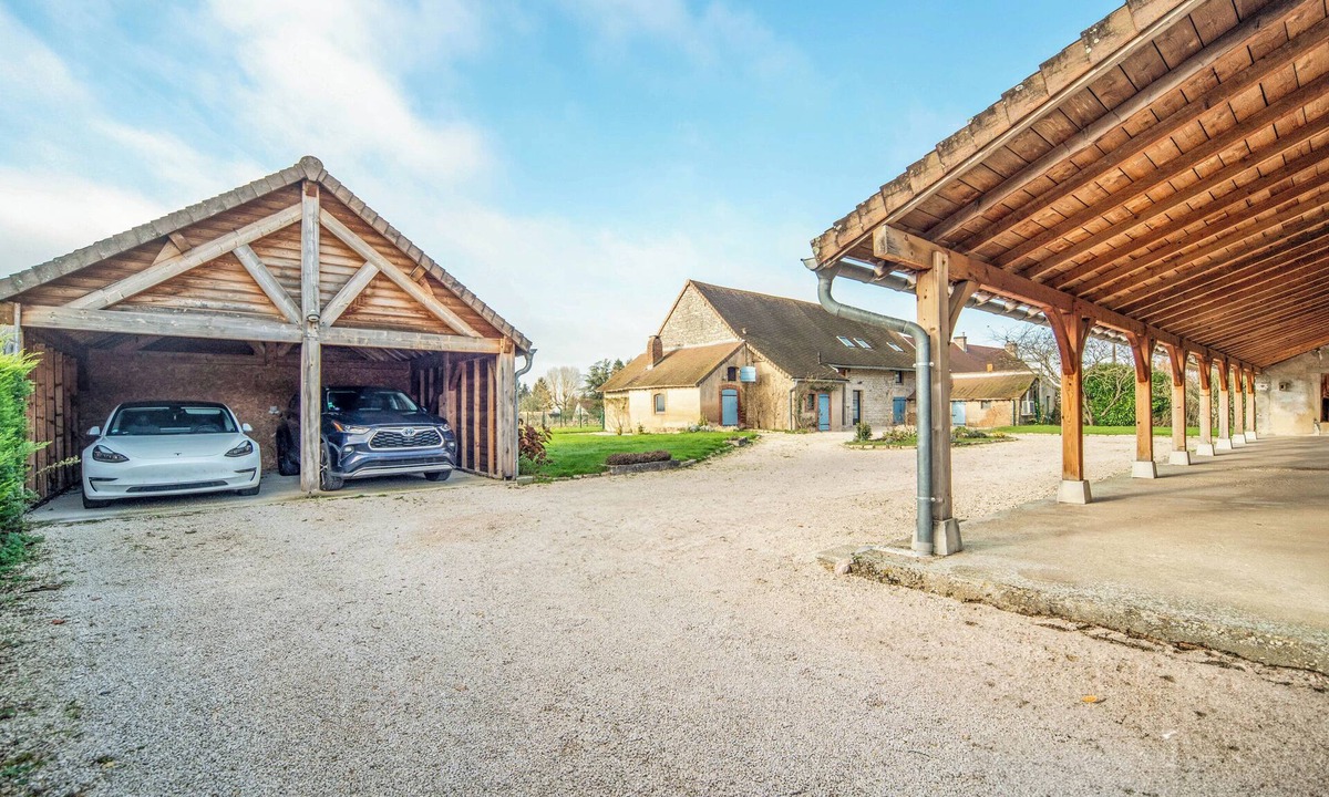 Saint-Germain-du-Plain House | The Vagastines