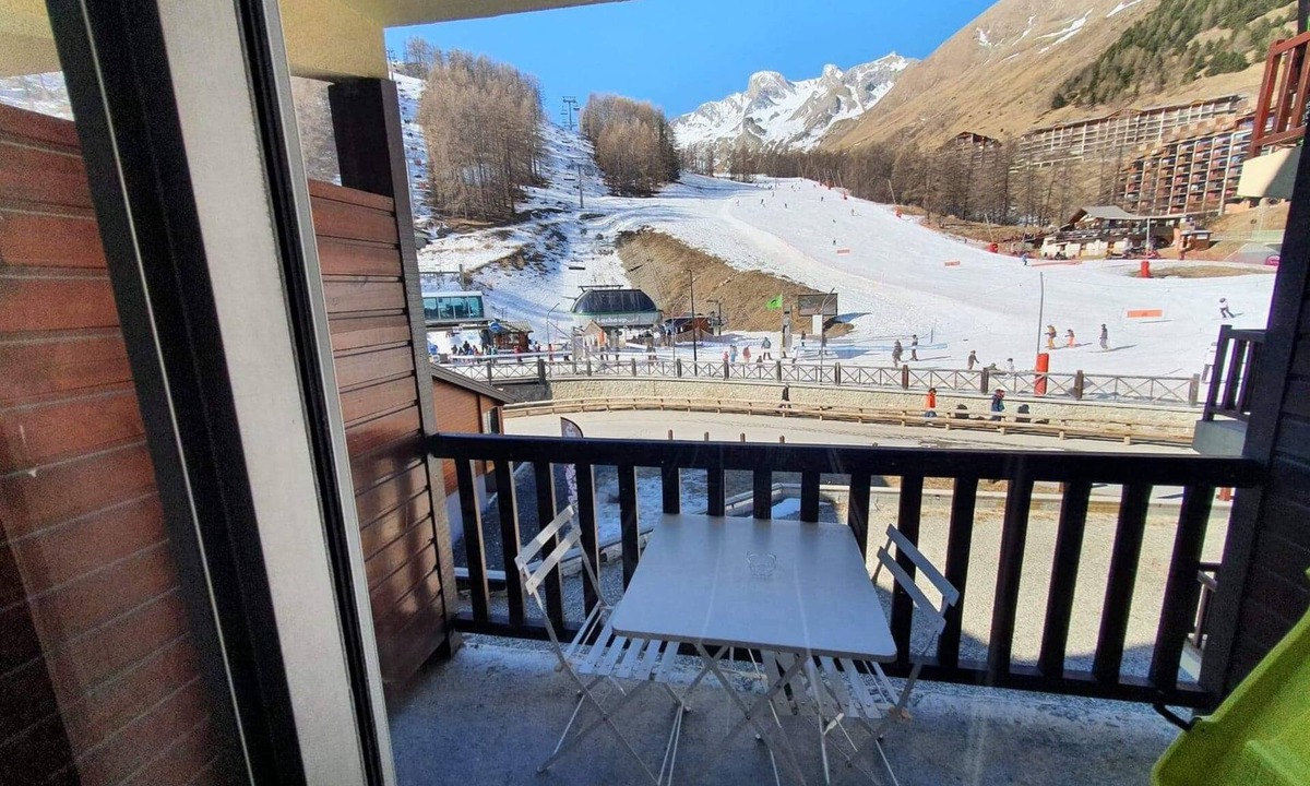 Allos Apartment | The val benoit at gabriel